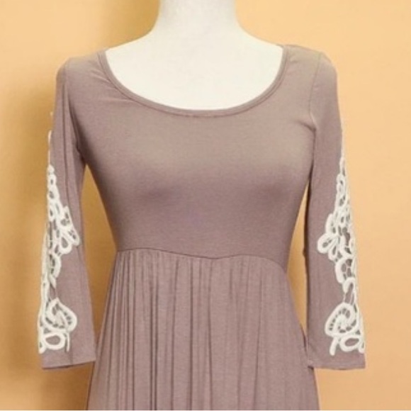 Taupe Crochet Sleeve Maxi Dress NWT - Picture 2 of 2